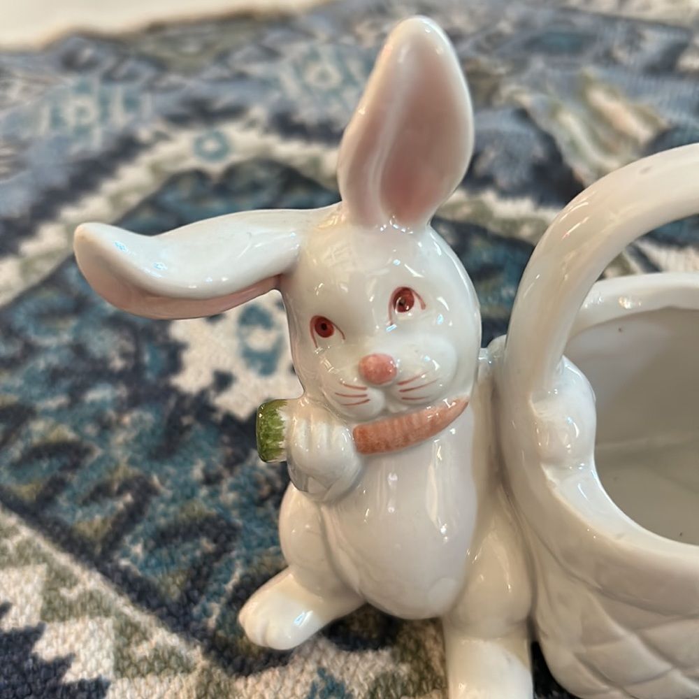 Fitz & Floyd Rabbit with Basket - Picture 2 of 3